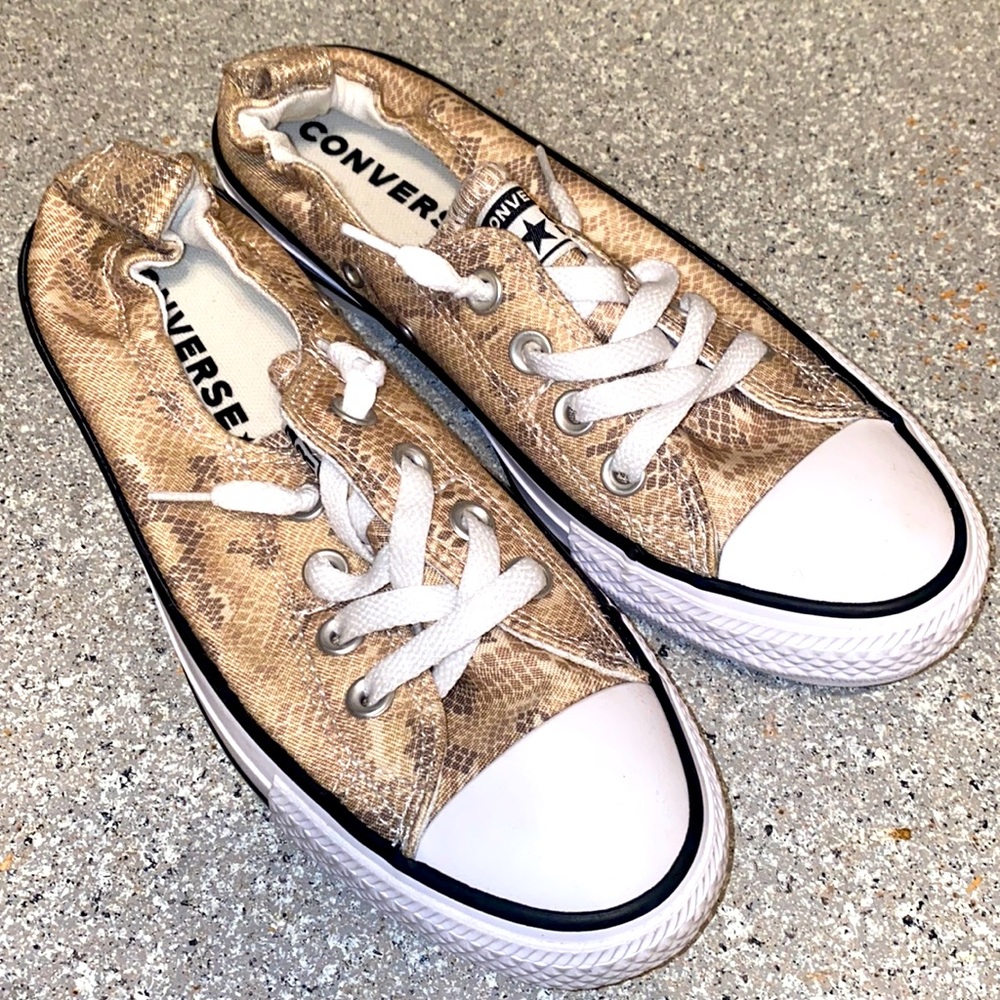 Converse women’s like new never worn no box